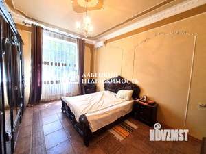 Дом 289м², 2-этажный, участок 4 сот.