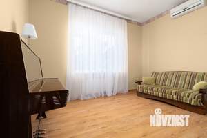 Дом 300м², 3-этажный, участок 7 сот.