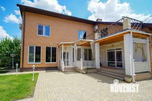 Дом 424м², 3-этажный, участок 8 сот.