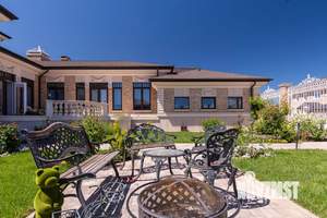 Дом 833м², 2-этажный, участок 10 сот.