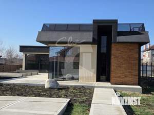 Дом 202м², 2-этажный, участок 8 сот.