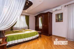 Дом 386м², 3-этажный, участок 3 сот.