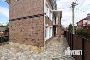 Дом 237м², 3-этажный, участок 4 сот.