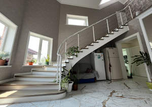 Дом 254м², 2-этажный, участок 10 сот.