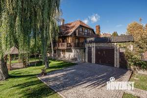 Дом 430м², 3-этажный, участок 40 сот.