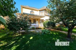 Дом 294м², 2-этажный, участок 8 сот.