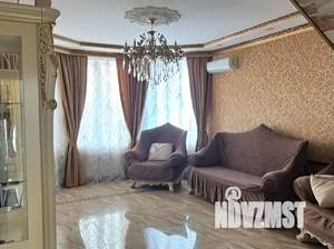 Дом 235м², 2-этажный, на длительный срок, 