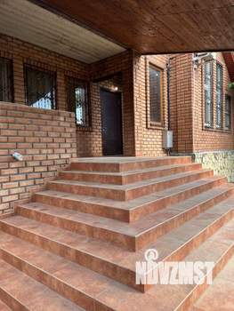 Дом 390м&sup2;, 3-этажный, на длительный срок, 