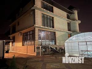 Дом 550м&sup2;, 3-этажный, посуточно, 