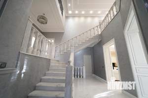 Дом 400м&sup2;, 3-этажный, на длительный срок, 