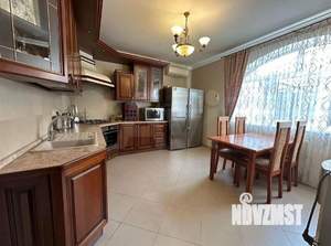 Дом 300м&sup2;, 2-этажный, посуточно, 