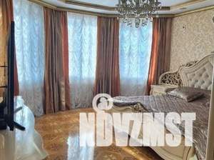 Дом 235м², 2-этажный, на длительный срок, 