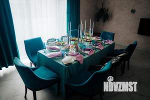 Дом 440м&sup2;, 3-этажный, посуточно, 