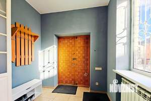 Дом 375м&sup2;, 3-этажный, на длительный срок, 