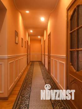 Дом 600м&sup2;, 3-этажный, посуточно, 