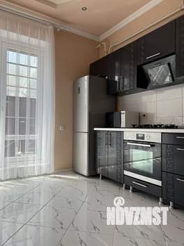 Таунхаус 100м², 2-этажный, на длительный срок, 