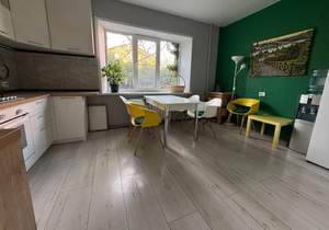 Дом 200м&sup2;, 2-этажный, на длительный срок, 