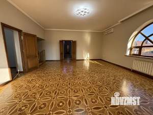 Дом 400м&sup2;, 2-этажный, на длительный срок, 