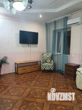 Дом 300м&sup2;, 2-этажный, на длительный срок, 