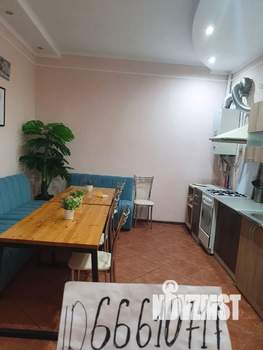 Дом 300м&sup2;, 2-этажный, на длительный срок, 