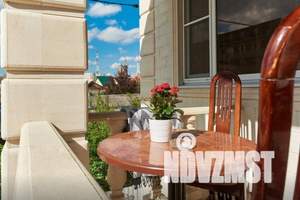 Дом 300м&sup2;, 2-этажный, посуточно, 