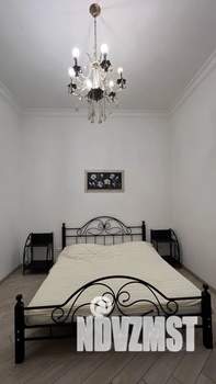 Дом 500м&sup2;, 3-этажный, посуточно, 