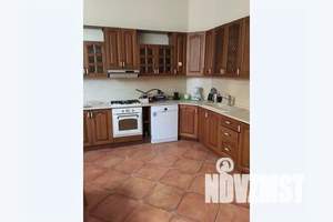 Дом 500м&sup2;, 2-этажный, посуточно, 