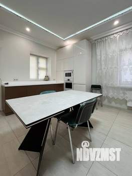 Дом 260м&sup2;, 3-этажный, на длительный срок, 