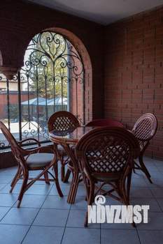 Дом 400м&sup2;, 2-этажный, посуточно, 