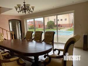 Дом 300м&sup2;, 2-этажный, посуточно, 