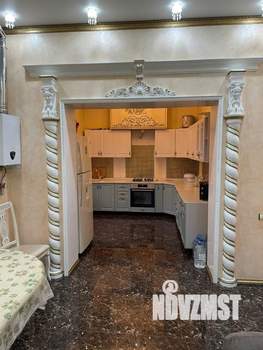 Дом 240м&sup2;, 2-этажный, на длительный срок, 