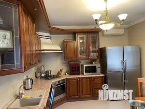 Дом 300м&sup2;, 2-этажный, посуточно, 