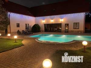 Дом 300м&sup2;, 2-этажный, посуточно, 