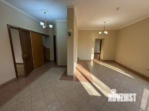 Дом 400м&sup2;, 2-этажный, на длительный срок, 