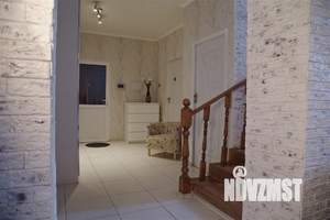 Коттедж 250м&sup2;, 2-этажный, на длительный срок, 