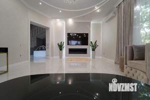 Дом 400м&sup2;, 3-этажный, на длительный срок, 