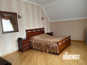 Дом 300м&sup2;, 2-этажный, посуточно, 