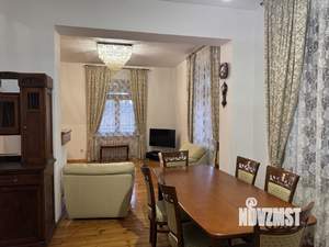 Дом 243м&sup2;, 2-этажный, на длительный срок, 