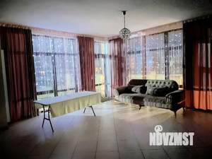 Дом 550м&sup2;, 3-этажный, посуточно, 