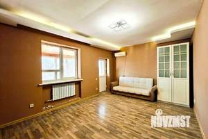 Дом 375м&sup2;, 3-этажный, на длительный срок, 