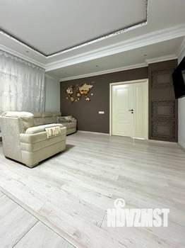 Дом 260м&sup2;, 3-этажный, на длительный срок, 