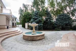 Дом 700м&sup2;, 2-этажный, посуточно, 