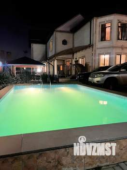 Дом 300м&sup2;, 2-этажный, посуточно, 