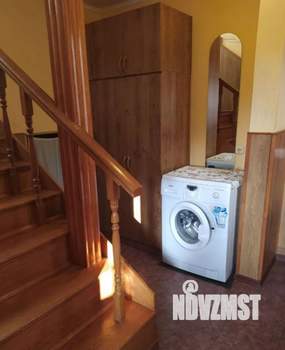 Дом 100м&sup2;, 3-этажный, на длительный срок, 