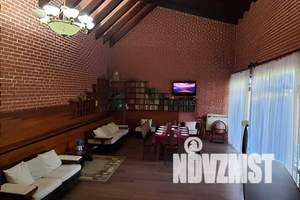 Дом 250м&sup2;, 3-этажный, посуточно, 