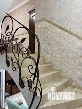 Коттедж 210м&sup2;, 3-этажный, на длительный срок, 