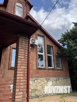 Дом 390м&sup2;, 3-этажный, на длительный срок, 