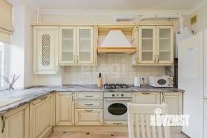 Дом 375м&sup2;, 3-этажный, на длительный срок, 