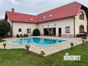 Дом 300м&sup2;, 2-этажный, посуточно, 