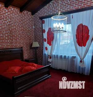 Дом 250м&sup2;, 2-этажный, посуточно, 